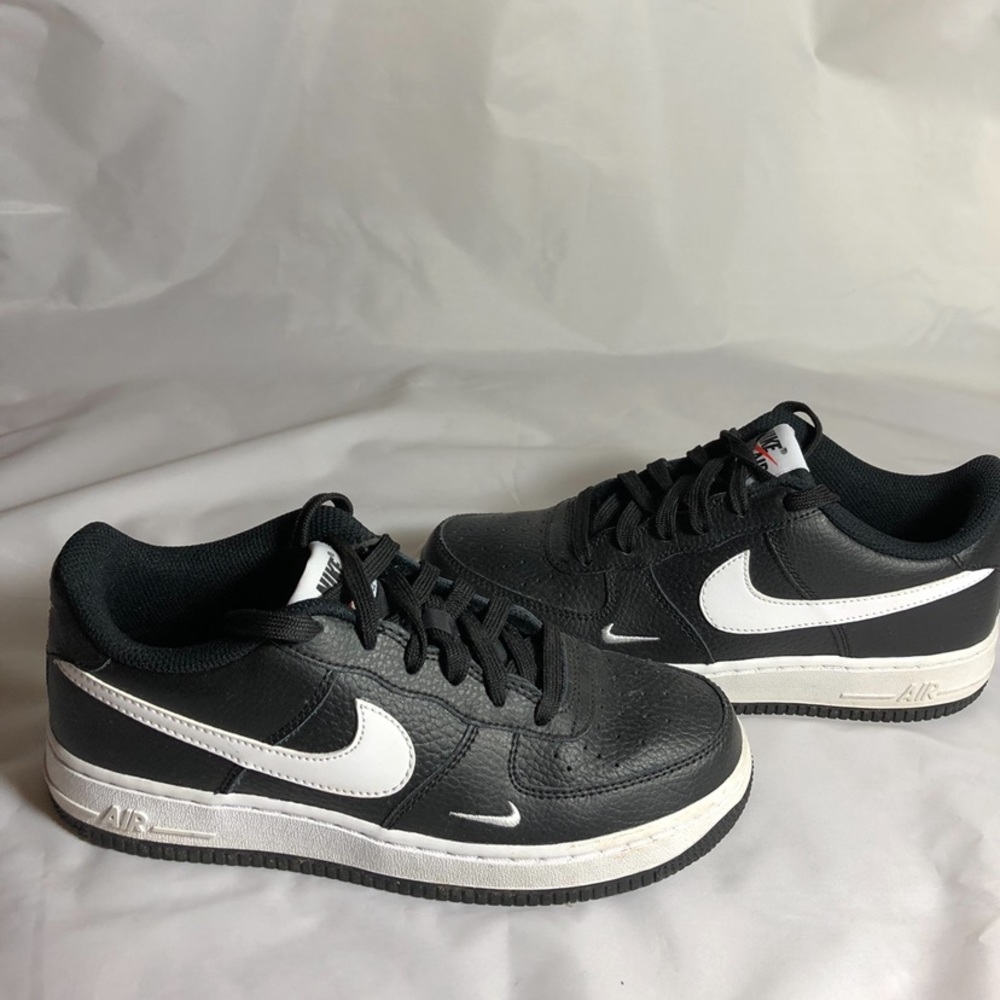 Nike Air Force 1 Boys Size 5